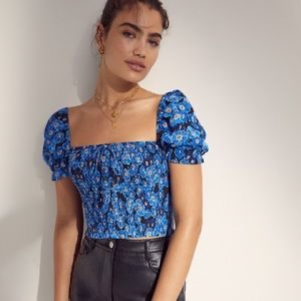 Aritzia Wilfred Smocked Blouse